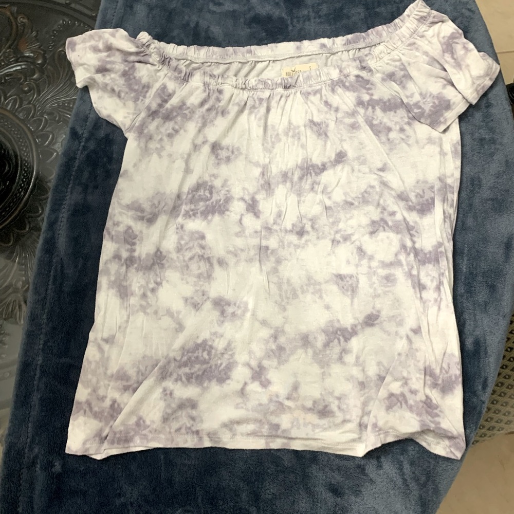 Off shoulder shirt from Hollister
